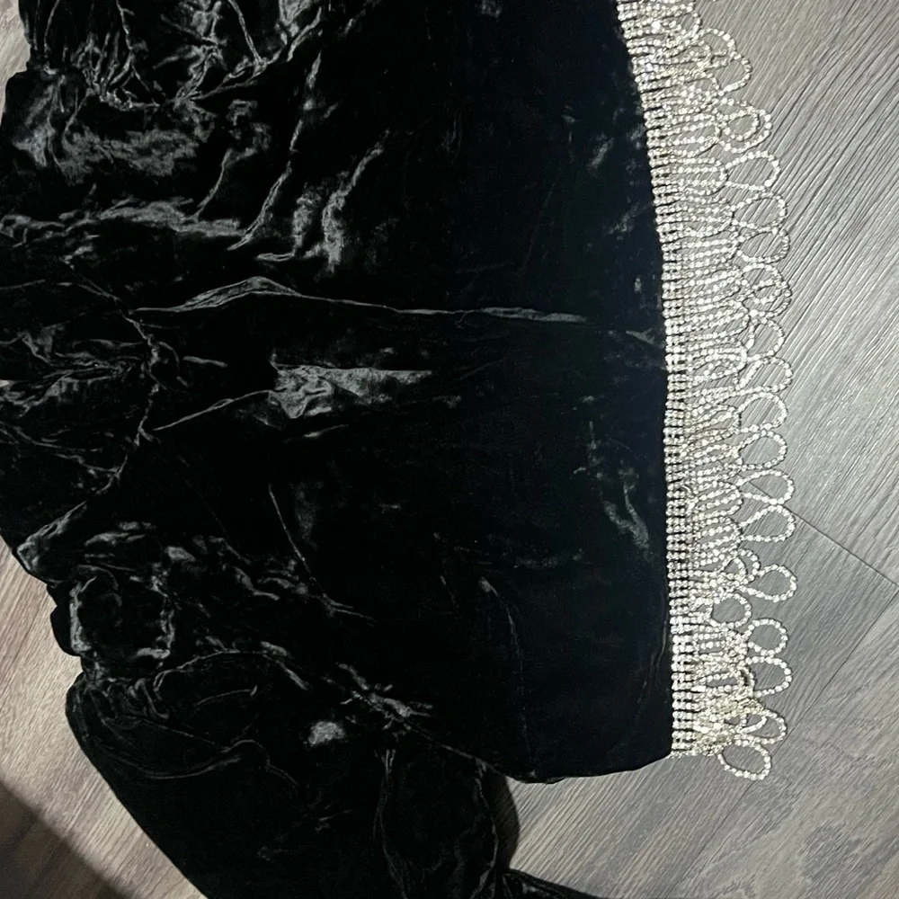 Elegant Black Velvet Skirt with Fringe - Picture 5 of 8